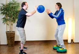 Funktionelles Training für Fussballerinnen - Zwischenposition Medizinball